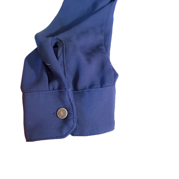 Blouse vneck from Reitmans woman's size XS - Picture 5 of 7